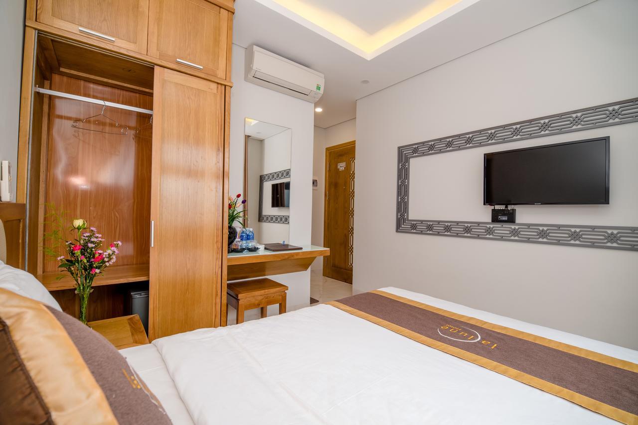 Hong Phuc Hotel 4 Дананг Екстериор снимка