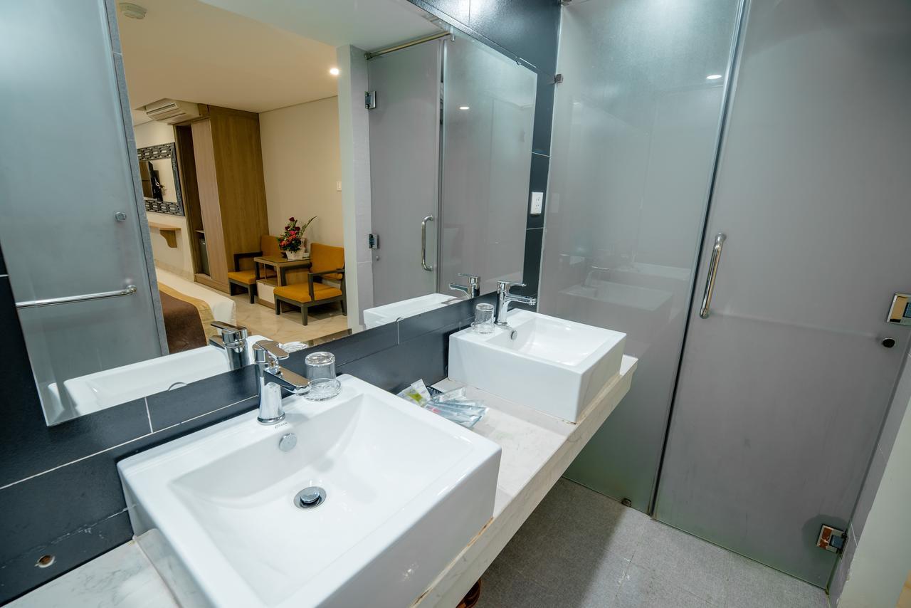Hong Phuc Hotel 4 Дананг Екстериор снимка